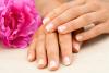 Mise en beauté des ongles (limage) + pose de vernis semi-permanent french mains ou pieds